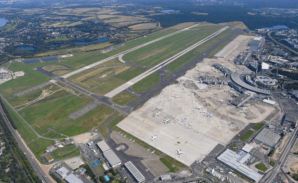 D&uuml;sseldorf Airport overview