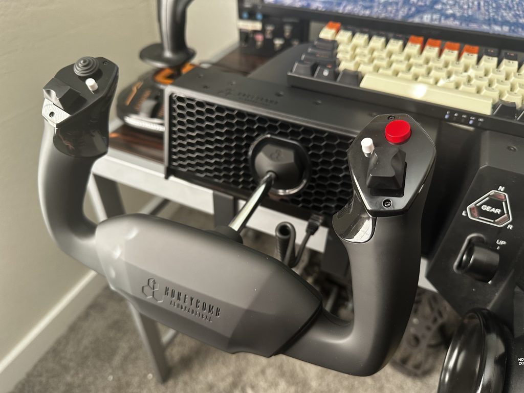 Image showing the Honeycomb Alpha Lite mounted on a desk