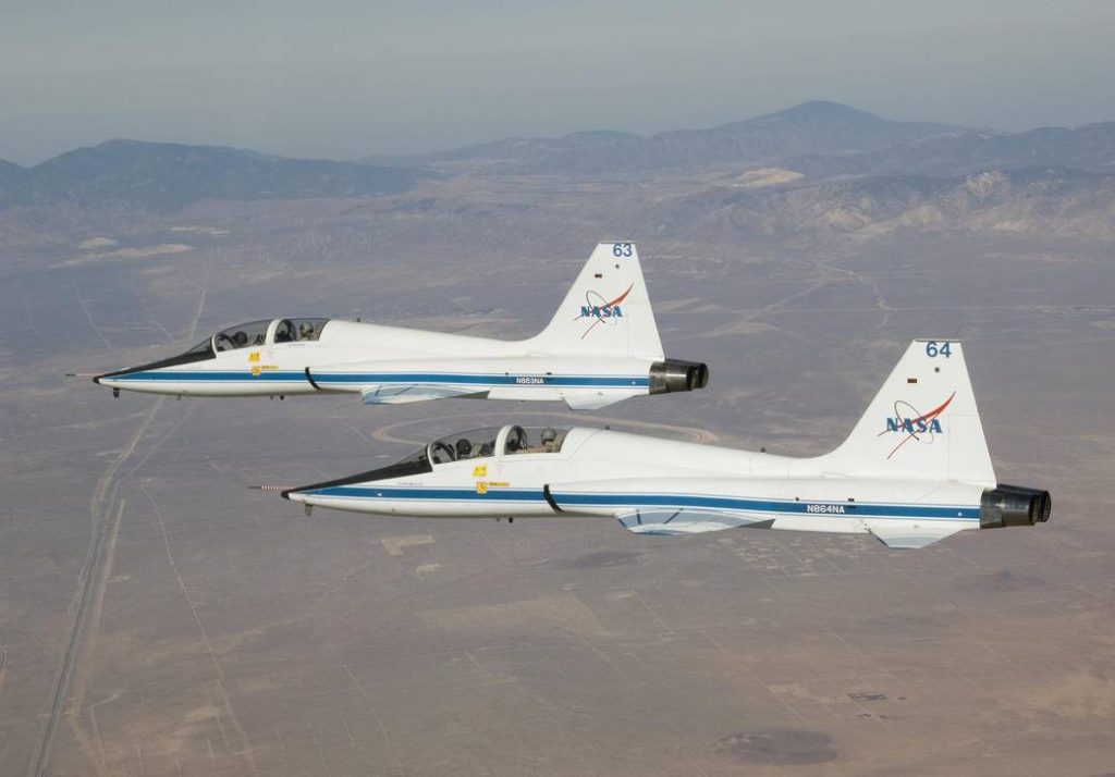 Real life picture of a flight of 2 T38 Talon aircrafts from the NASA fleet. 