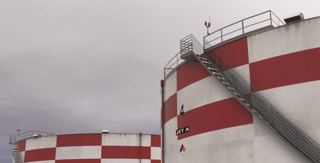 Verticalsim KSNA MSFS Fuel Silos